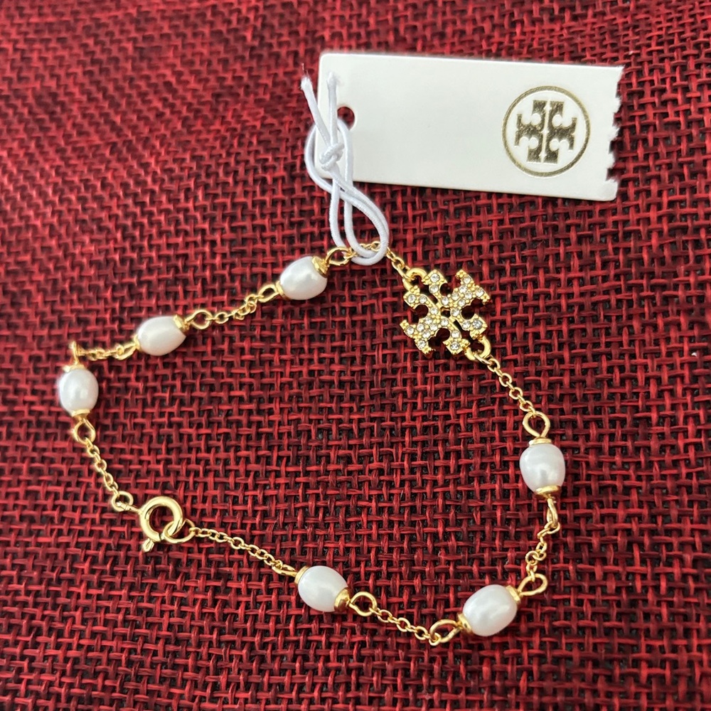 ⚜️⚜️Tory Burch Gold and Pearl Bracelet with White Rhinestones ⚜️⚜️